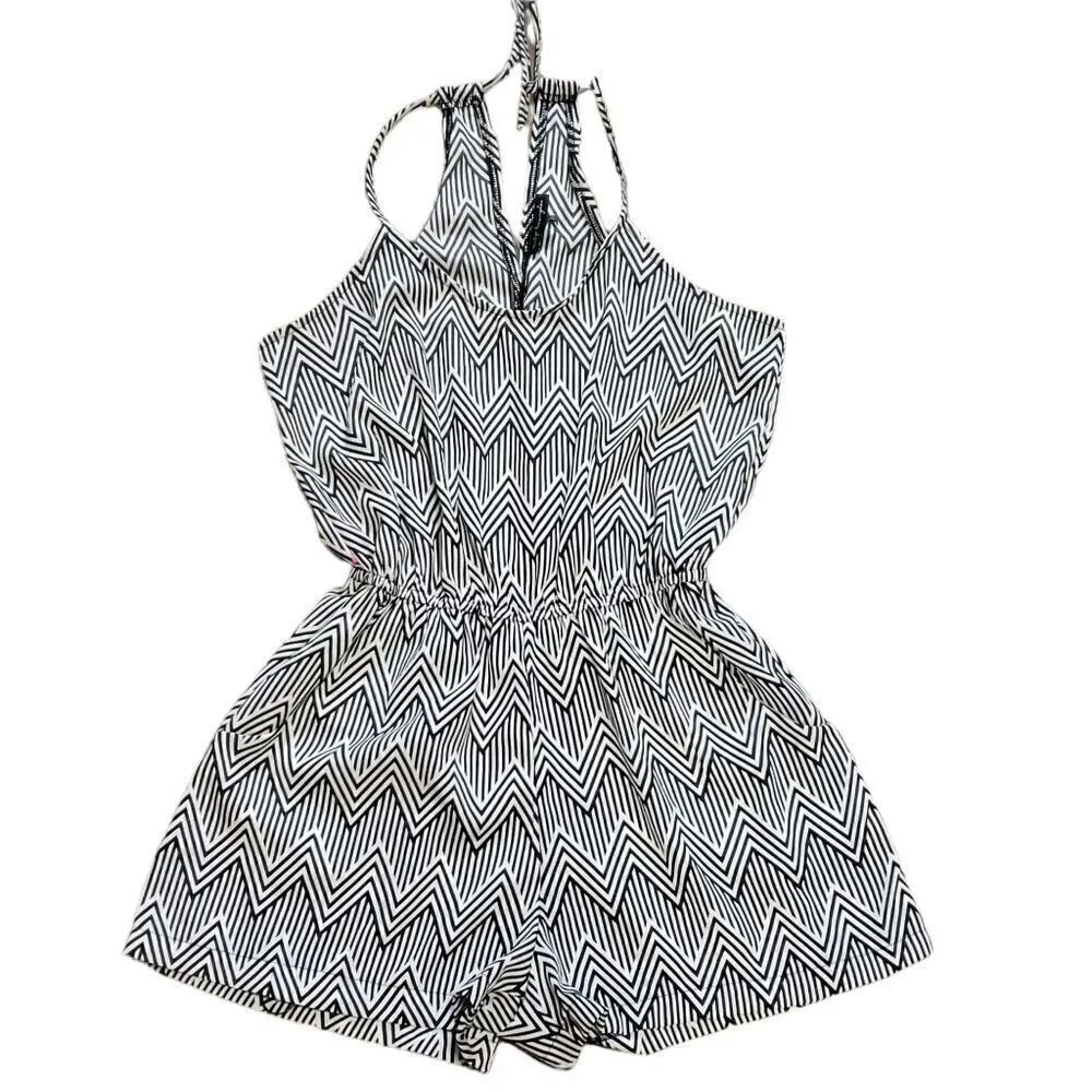City Triangles Black & White Chevron Print Racer Back Romper Size S